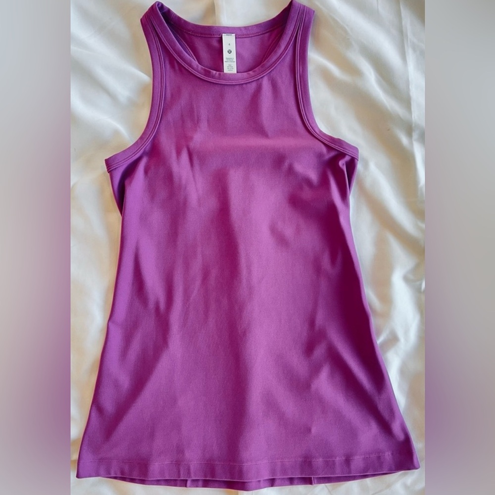 Lululemon NWT Align Razorback Tank hip length, Vivid Plum, Size 4